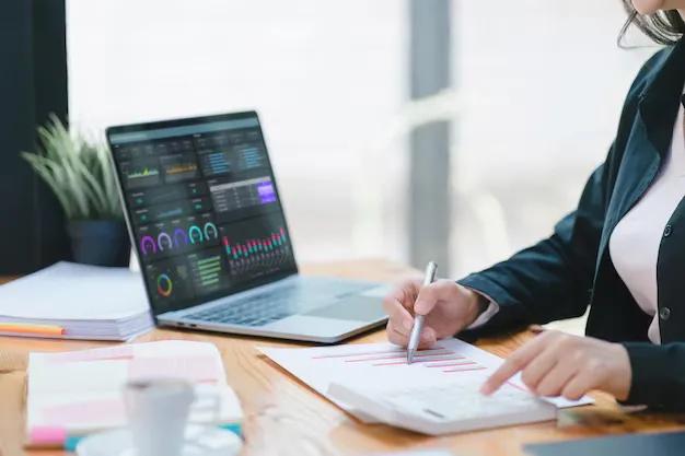 Why Employers Value a B.Com (Hons) Degree?