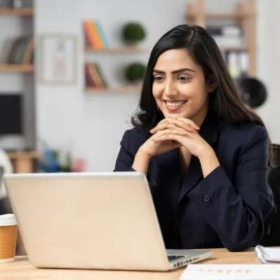 Amity Online What is the Average Salary for BCom Honours Graduates?