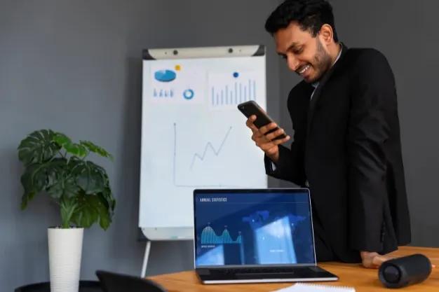 Amity Online Become a financial analyst