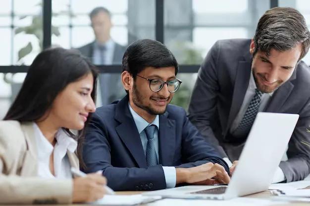 Amity Online Evaluating Different Online BBA Programs for Admission