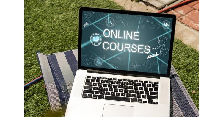 Amity Online Top Courses After 12th Commerce